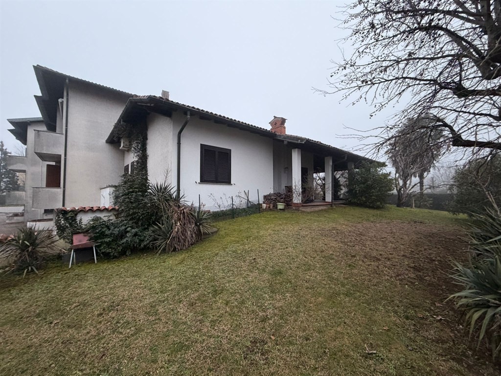 villa a schiera di testa in residence