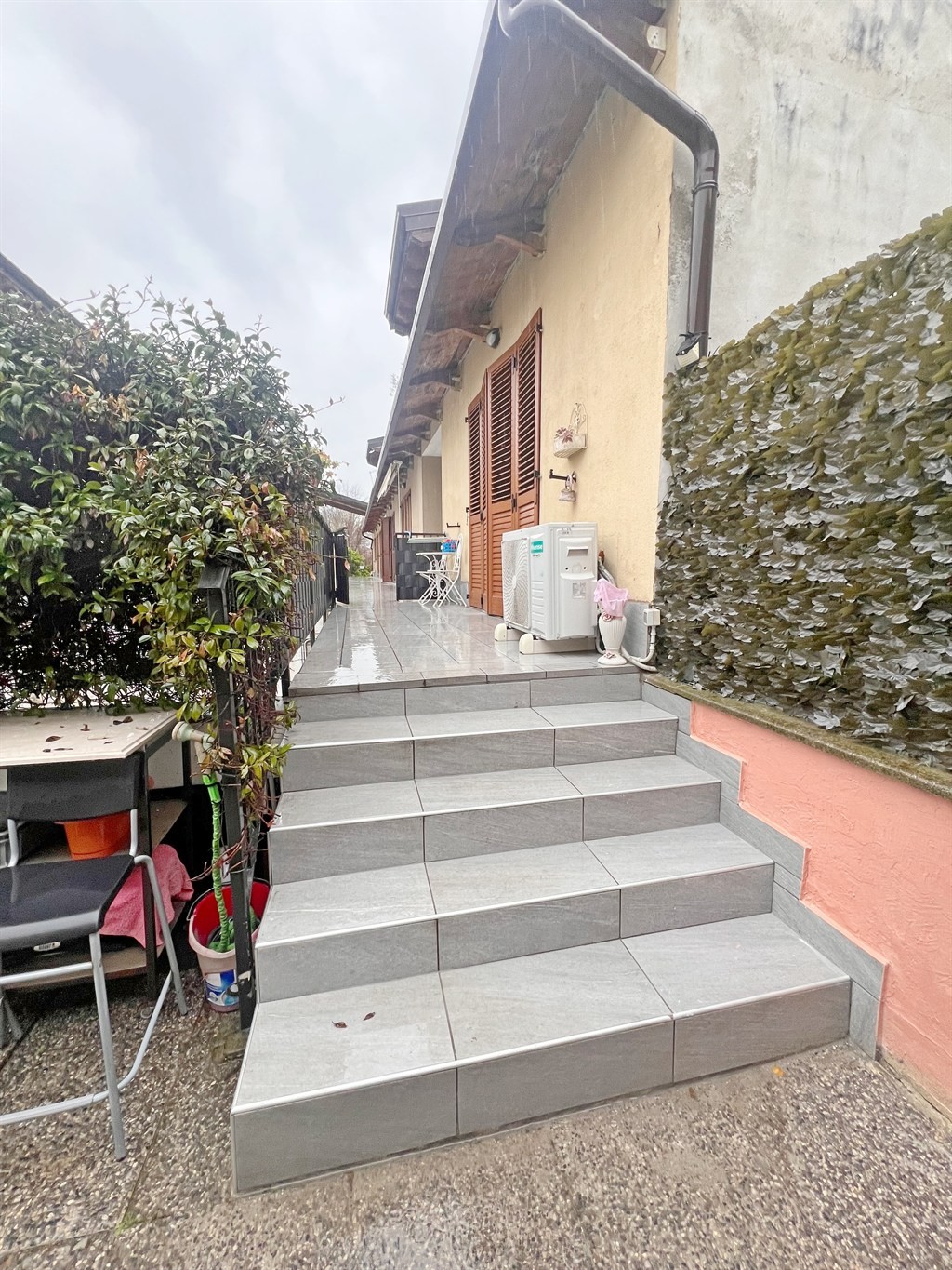 APPARTAMENTO CON GIARDINO