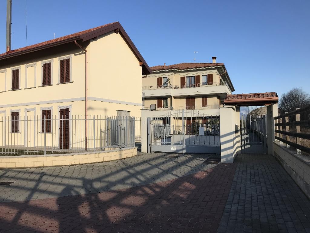 Box di mq. 15 circa in affitto